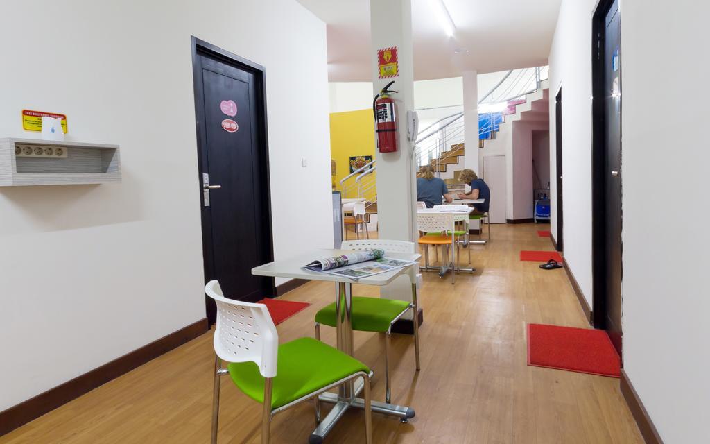 Cx Hostel Kuta Raya Buitenkant foto