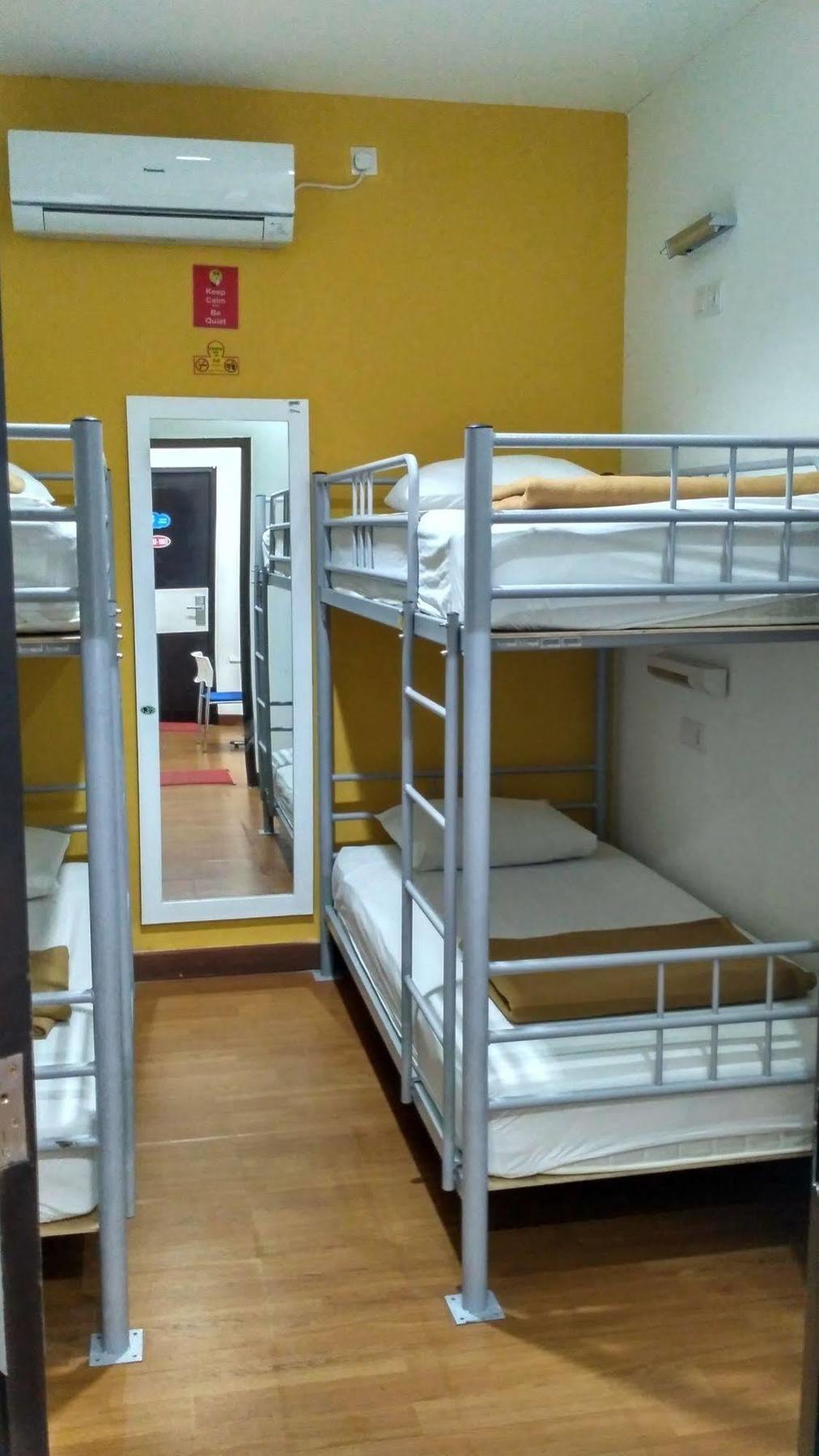 Cx Hostel Kuta Raya Buitenkant foto