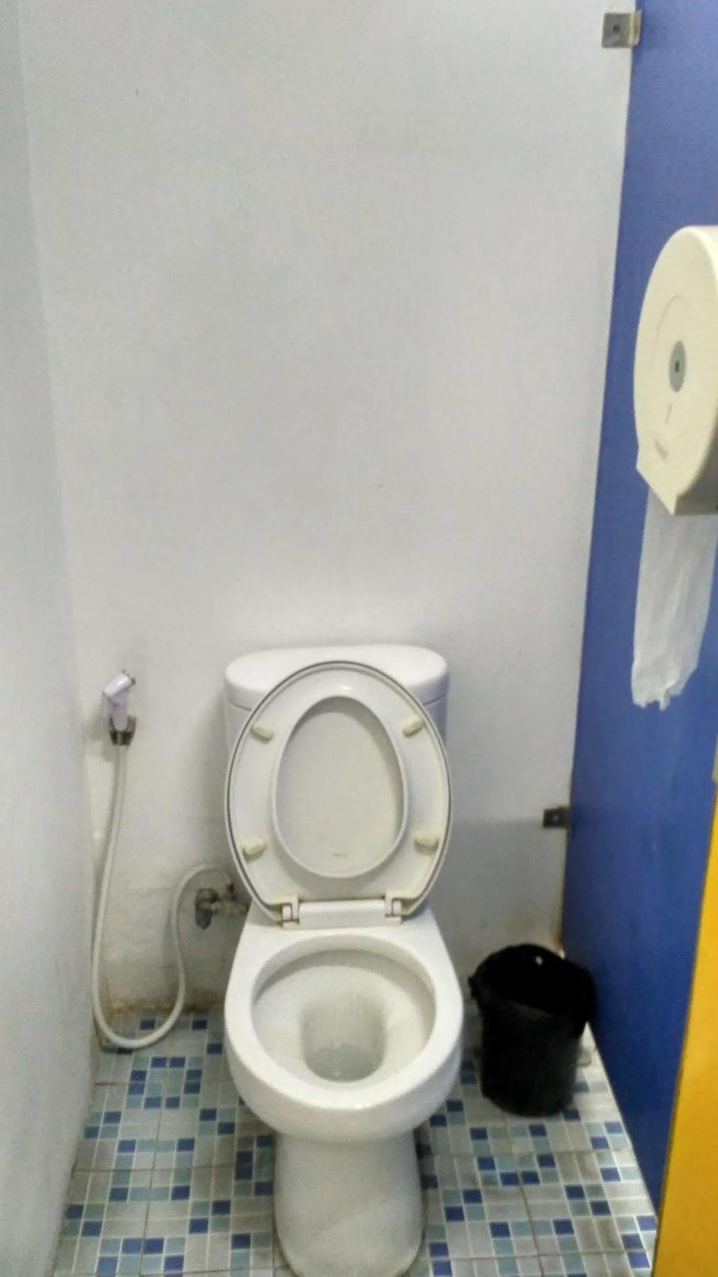Cx Hostel Kuta Raya Buitenkant foto